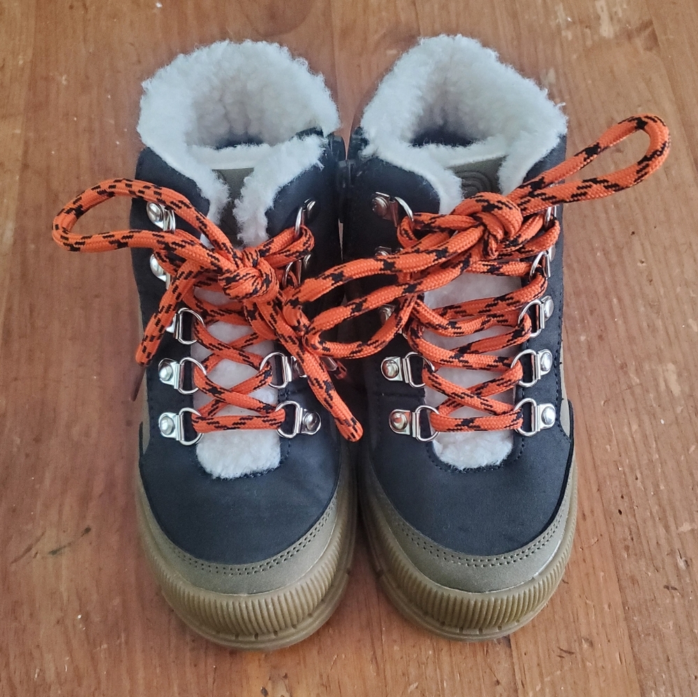NEW Rockport Boy Boots